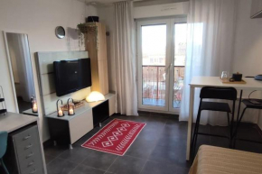 CADUCÉE Studio climatisé balcon ensoleillé parking nord Montpellier